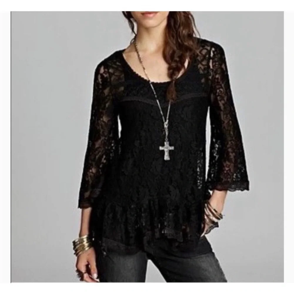 Free People Black Scallop Lace Floral Peplum Top size med - Picture 1 of 6
